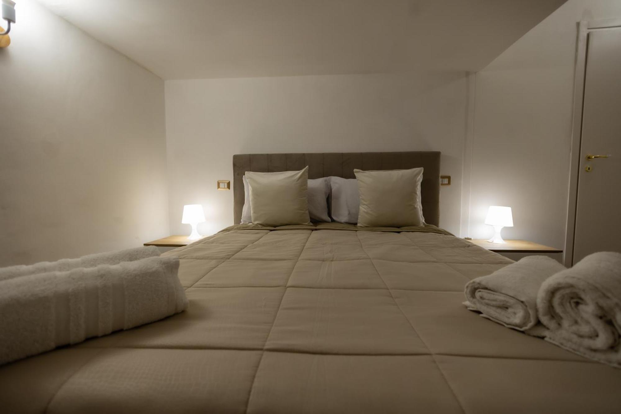 Re-Fra Home Napels Buitenkant foto